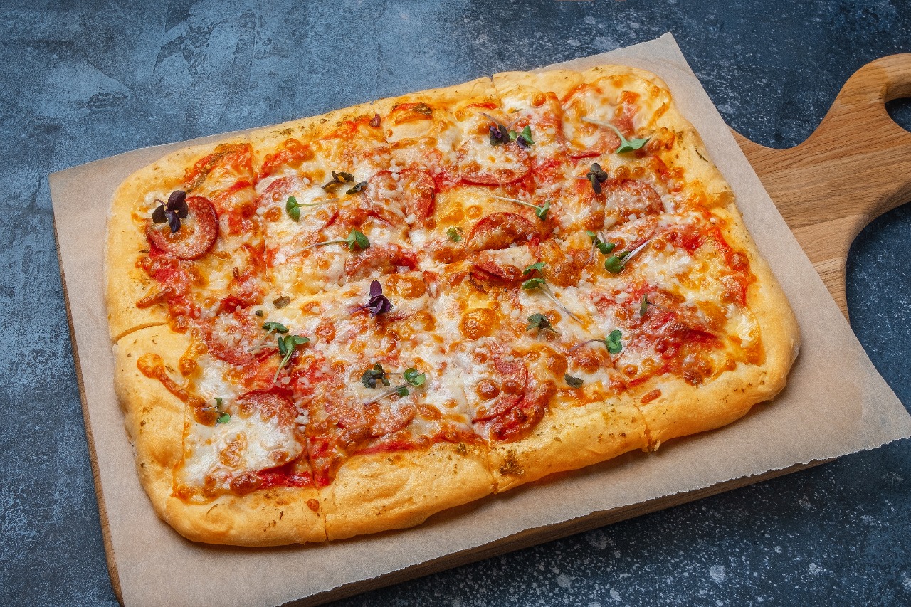 я хочу пиццу песто с пепперони и сосисками так же хочу другую с оливками фото 89